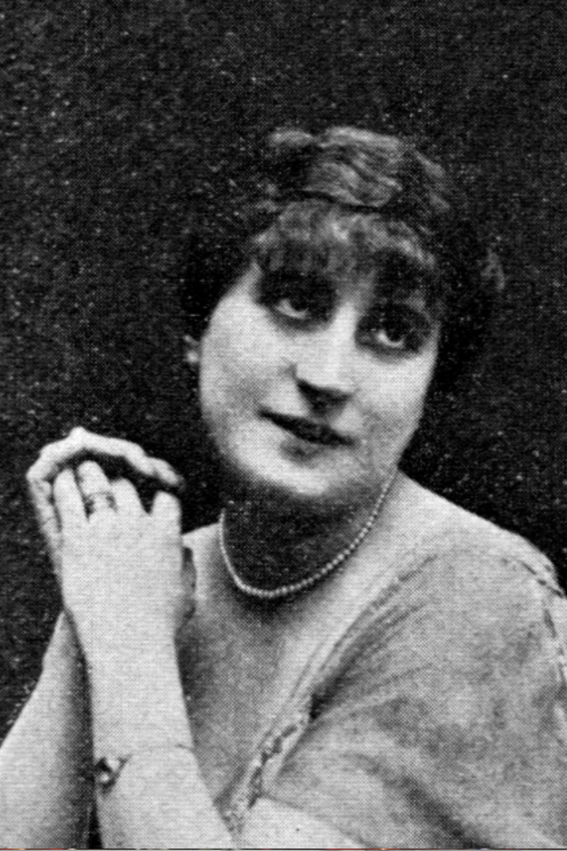 Mary Cleo Tarlarini as La diaconessa Ema in The Ship