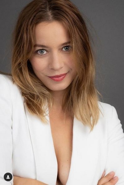 Erika Glasser as Desiree Meredith in Heirredrum