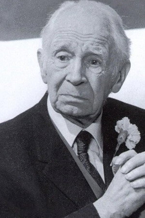 Harold Bennett as Mr. Dinwiddie in Whack-O!