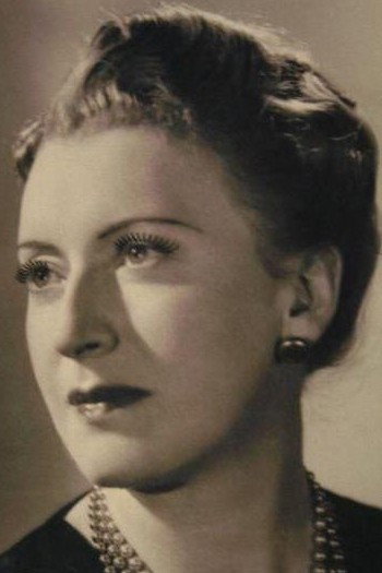 Yvonne Rozille as Berthe Lydiane in Moonlight