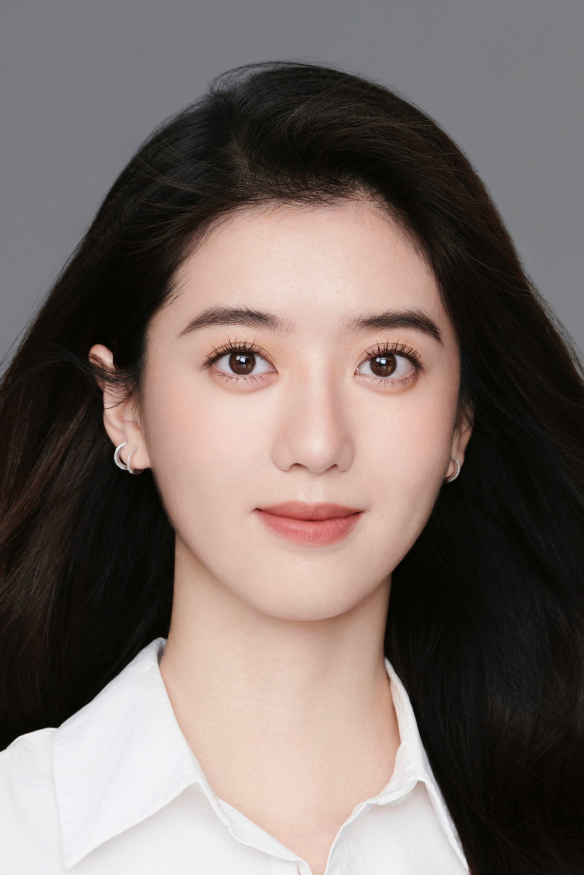 李凯馨 as Lin Feng in Blowing in the Wind