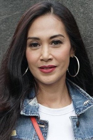Diah Permatasari as Dr. Ummu in Devil's Horns