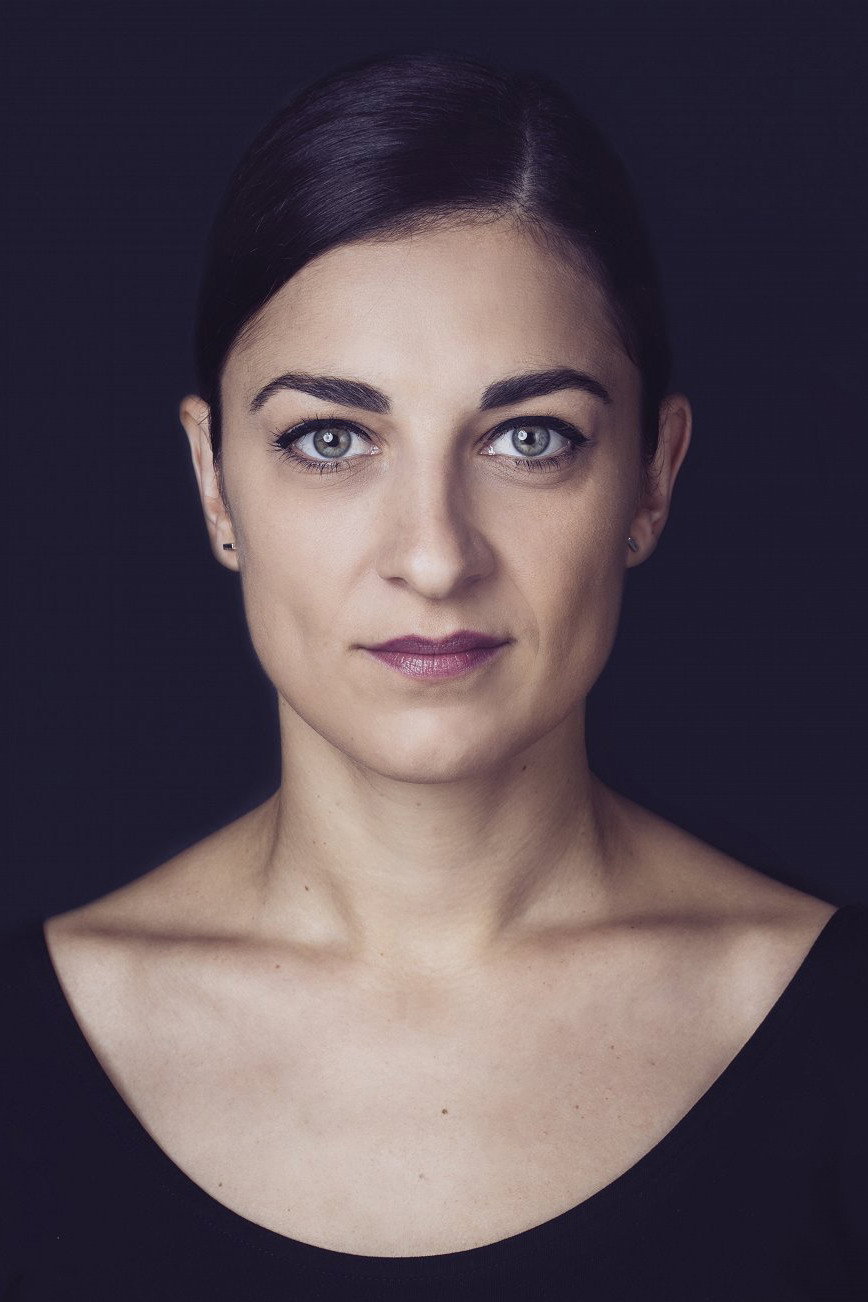 Nikolett Dékány as Laura in Pressburg