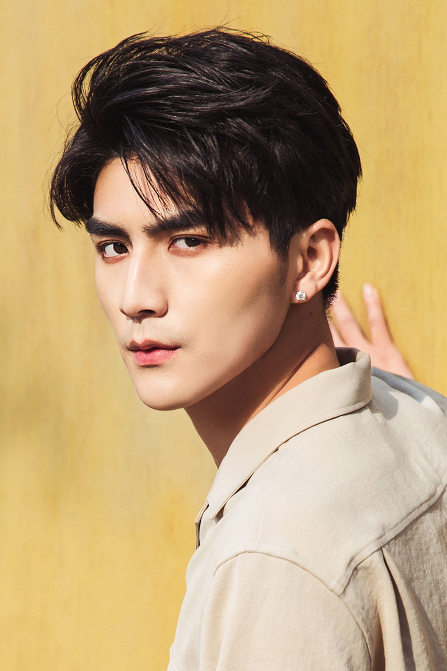 Zhang Sifan as 伍漢超 in Royal Highness