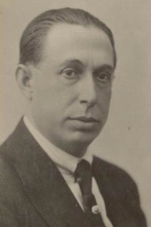 Anselmo Fernández as Miguel in Carmen la de Triana