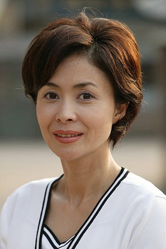 금보라 as Kwan Eun-sun's mother in Let's Get Married