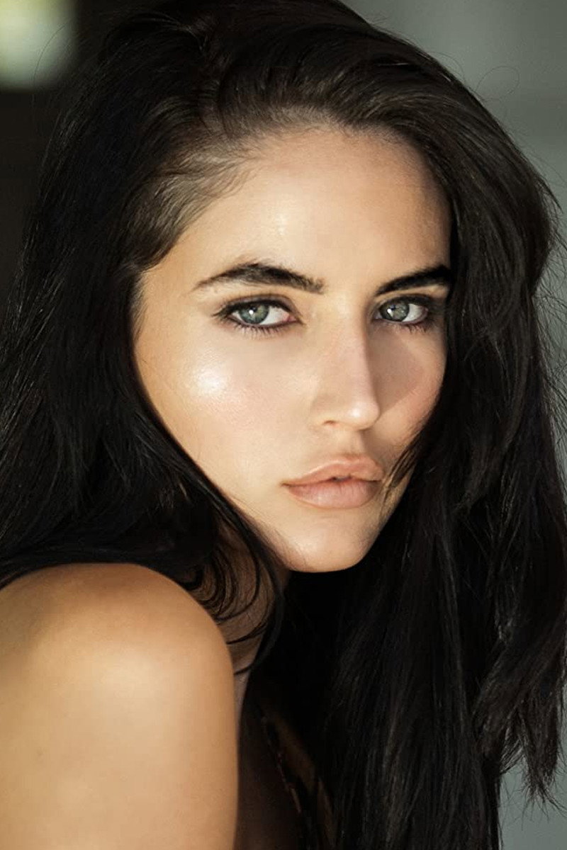 Boni Mata as Sadie Bennett in The Screener