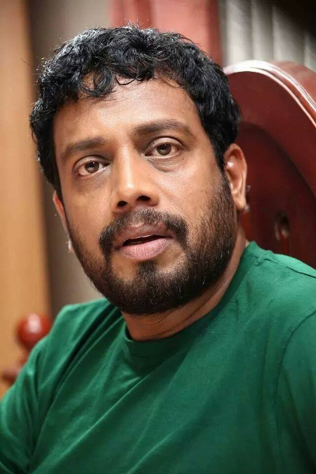 Manikandan Pattambi as Shivanandan in Chakkara Muthu