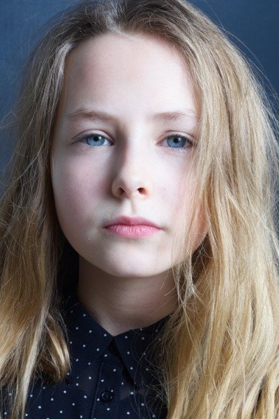 Lila Poulet-Berenfeld as Suzette in Little Spirou