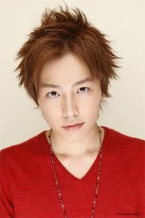 鈴木勝吾 as Shota Tsukimiya in The Ancient Dogoo Girl