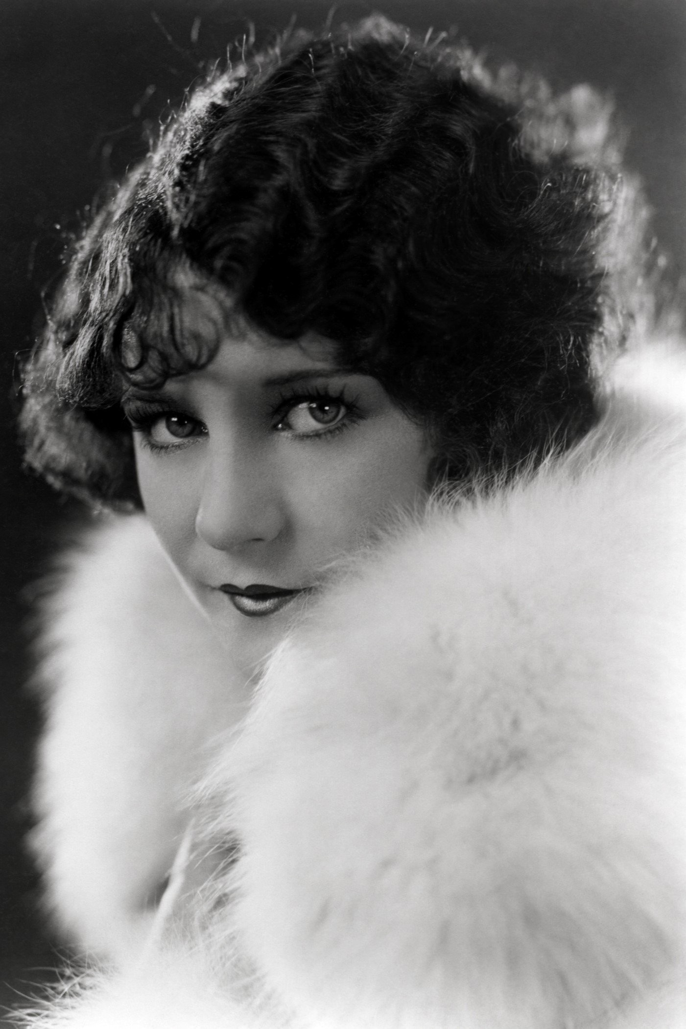 Viola Dana as Nita in The Only Road