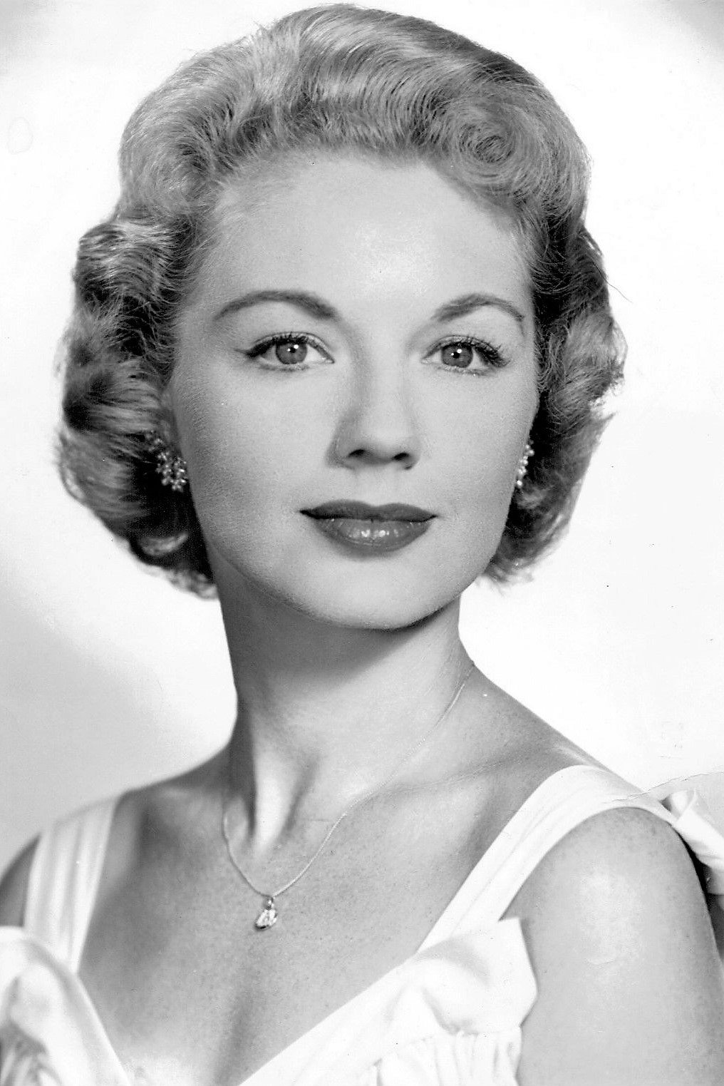 Virginia Gibson as Betty Long in About Face