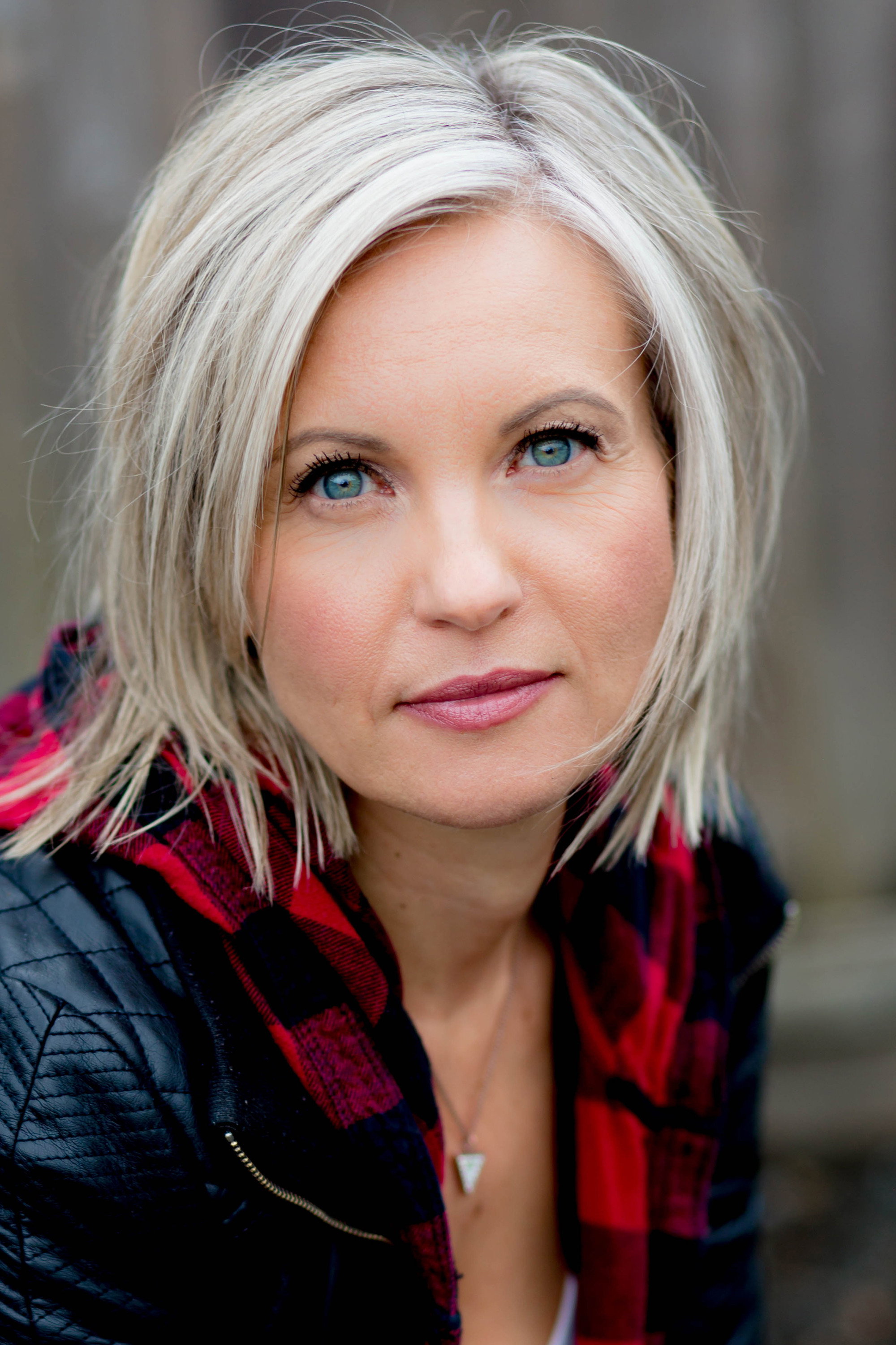 Roz Murray as Donna in My One & Only