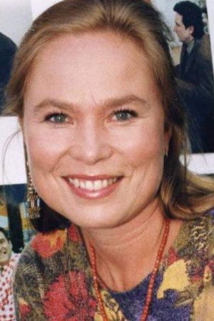 Maria Hedborg as Agnes' Mother Karin in Show Me Love