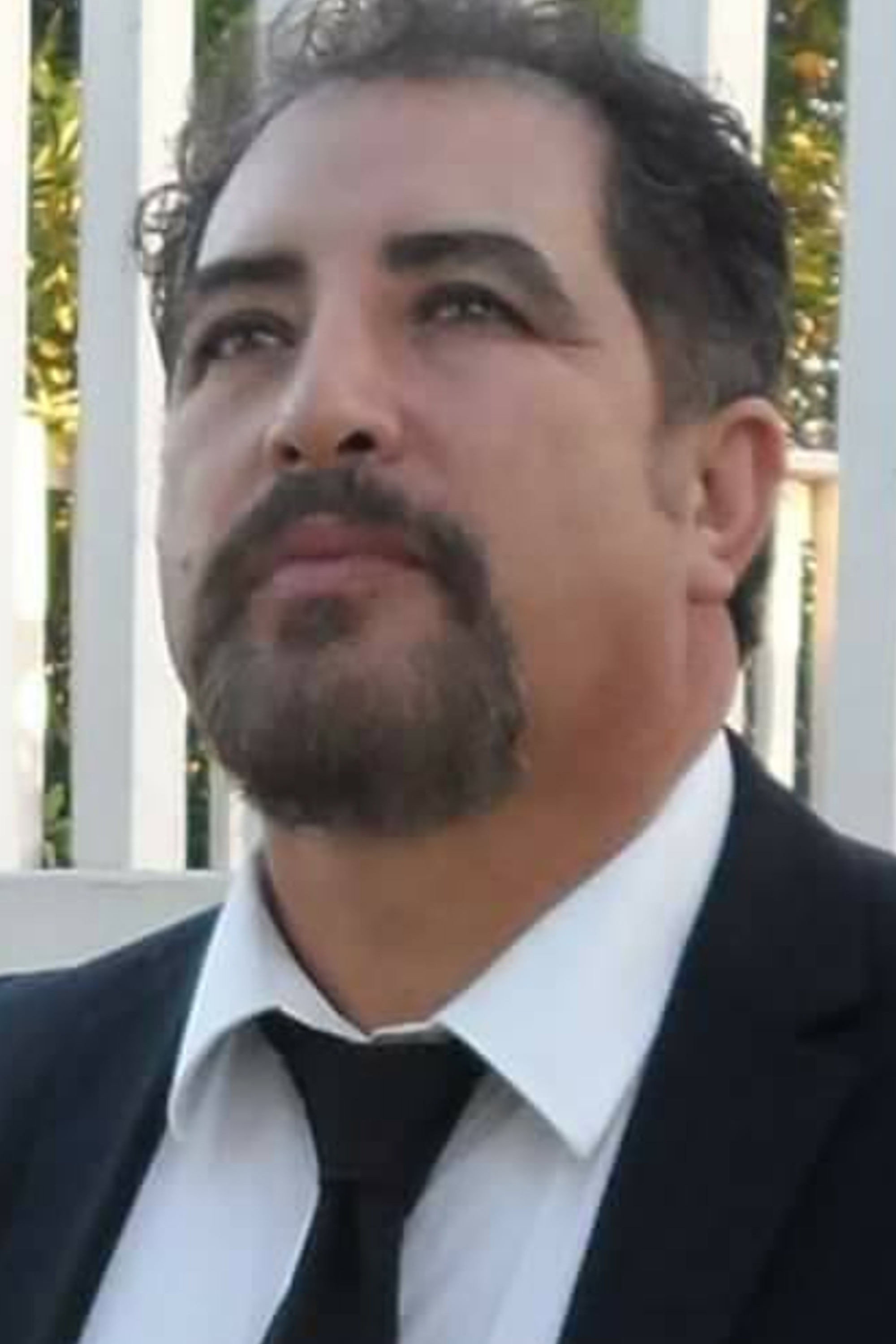 Ramiro Huerta as Tirso in Un nuevo amor