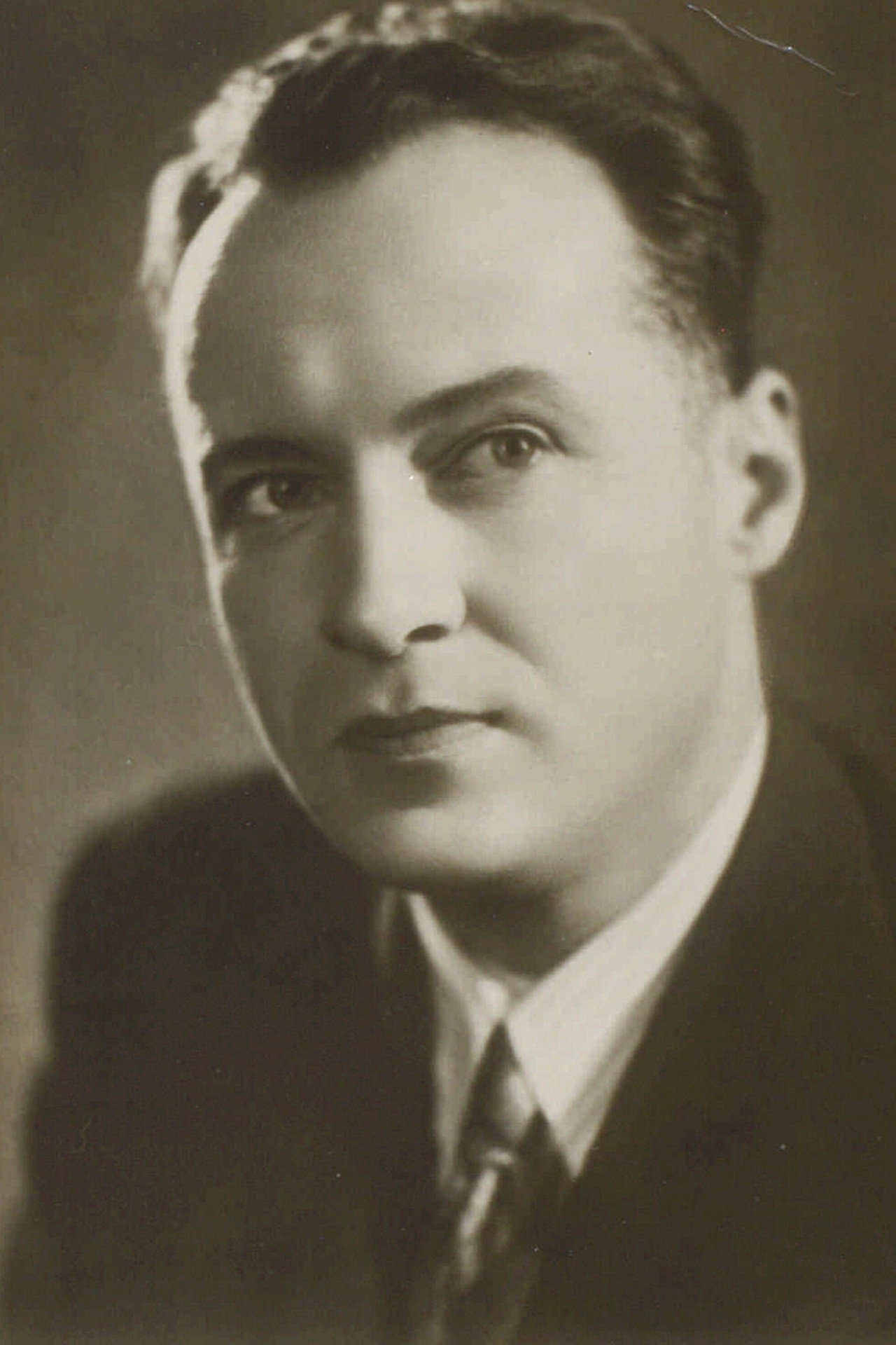 Vsevolod Aksyonov as Konstantin Vasilyevich in Our Correspondent