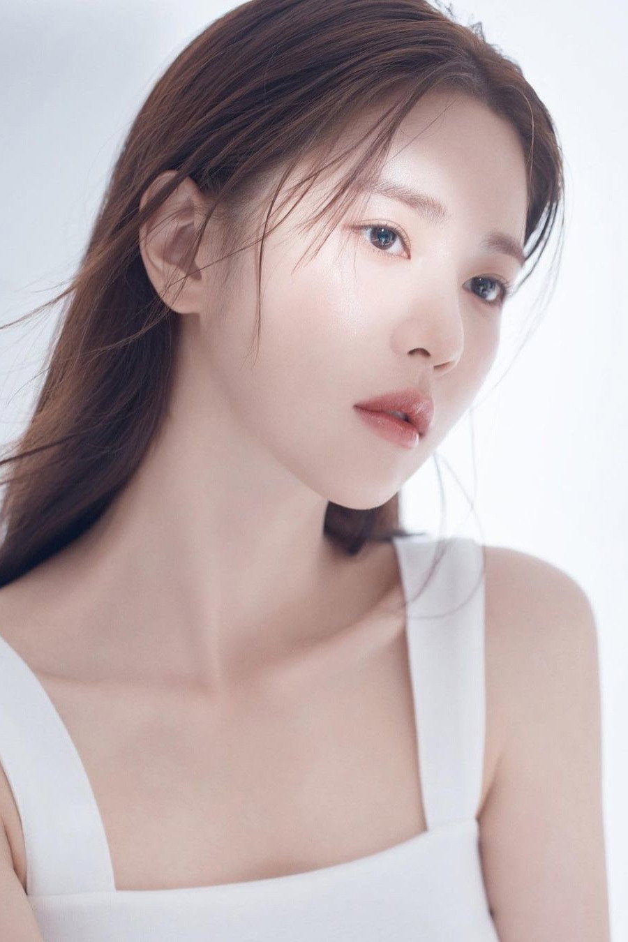 Han Na-yeon as Participant (self as Han Daon) in Pink Lie