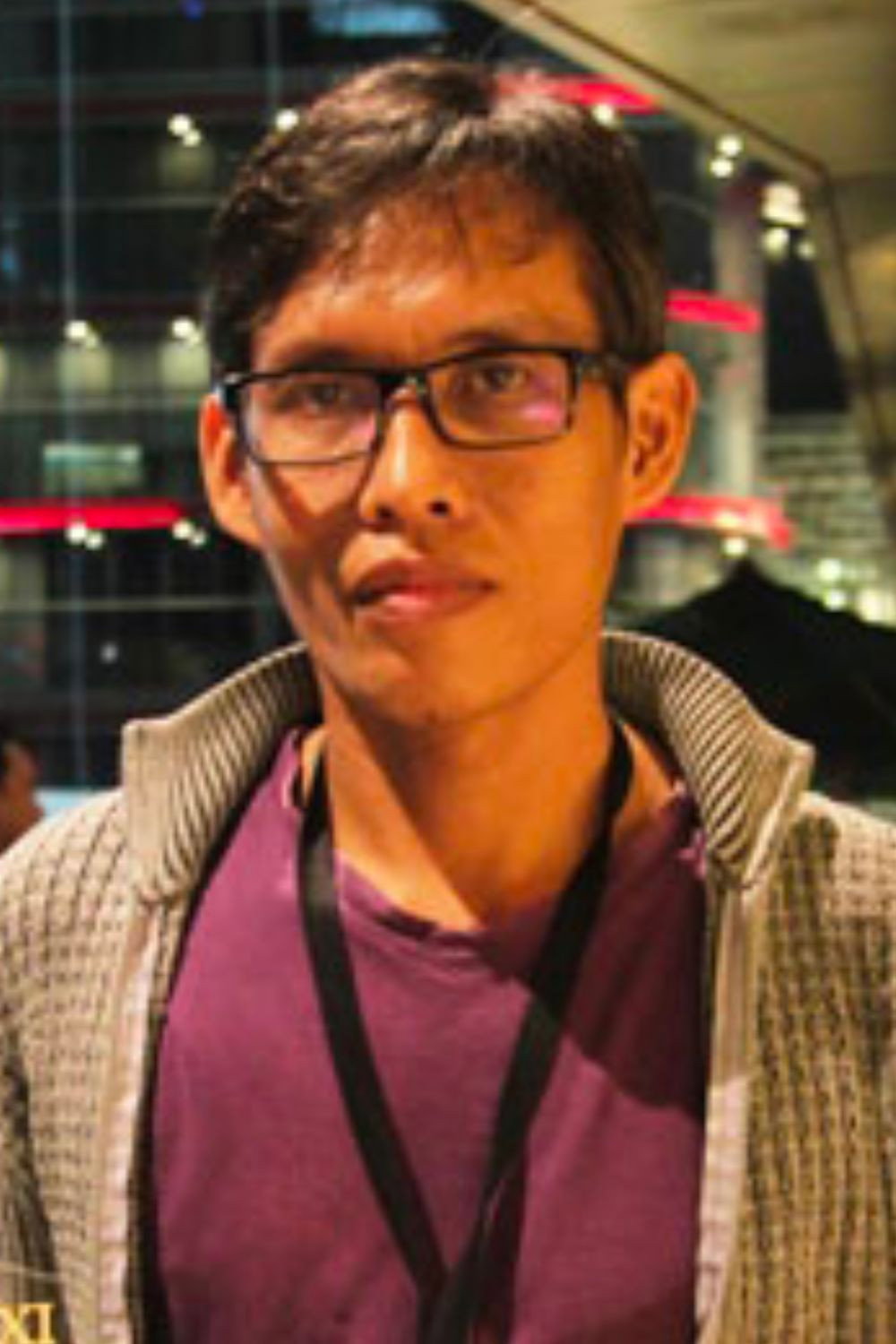 Adi Marsono as Joko in Layar