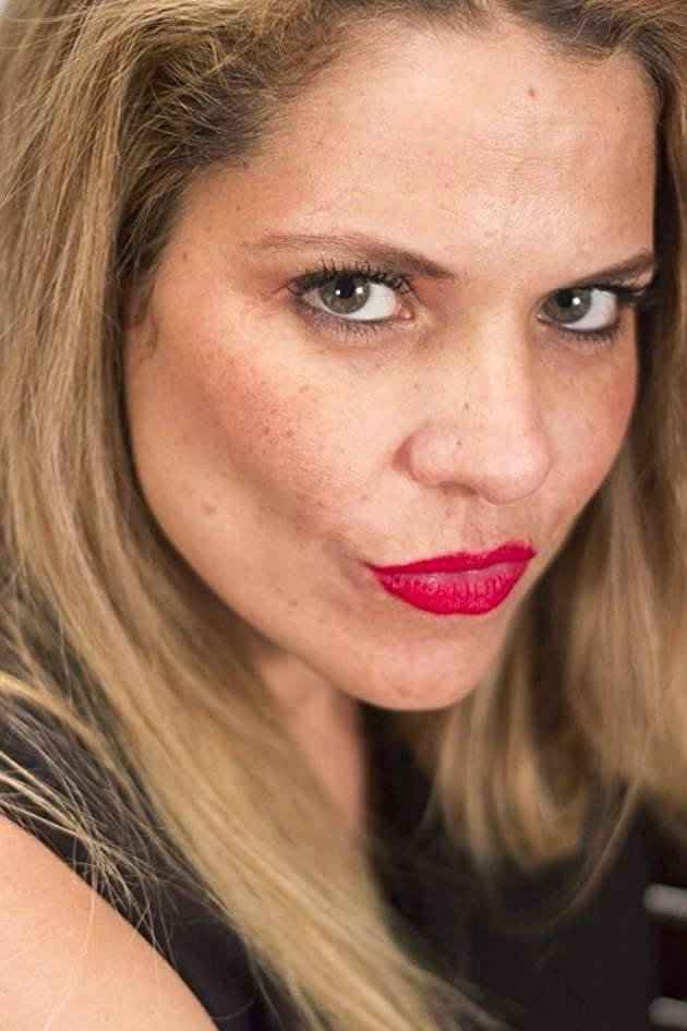 Cher Constantine as Sofía in El sexo me da risa 4