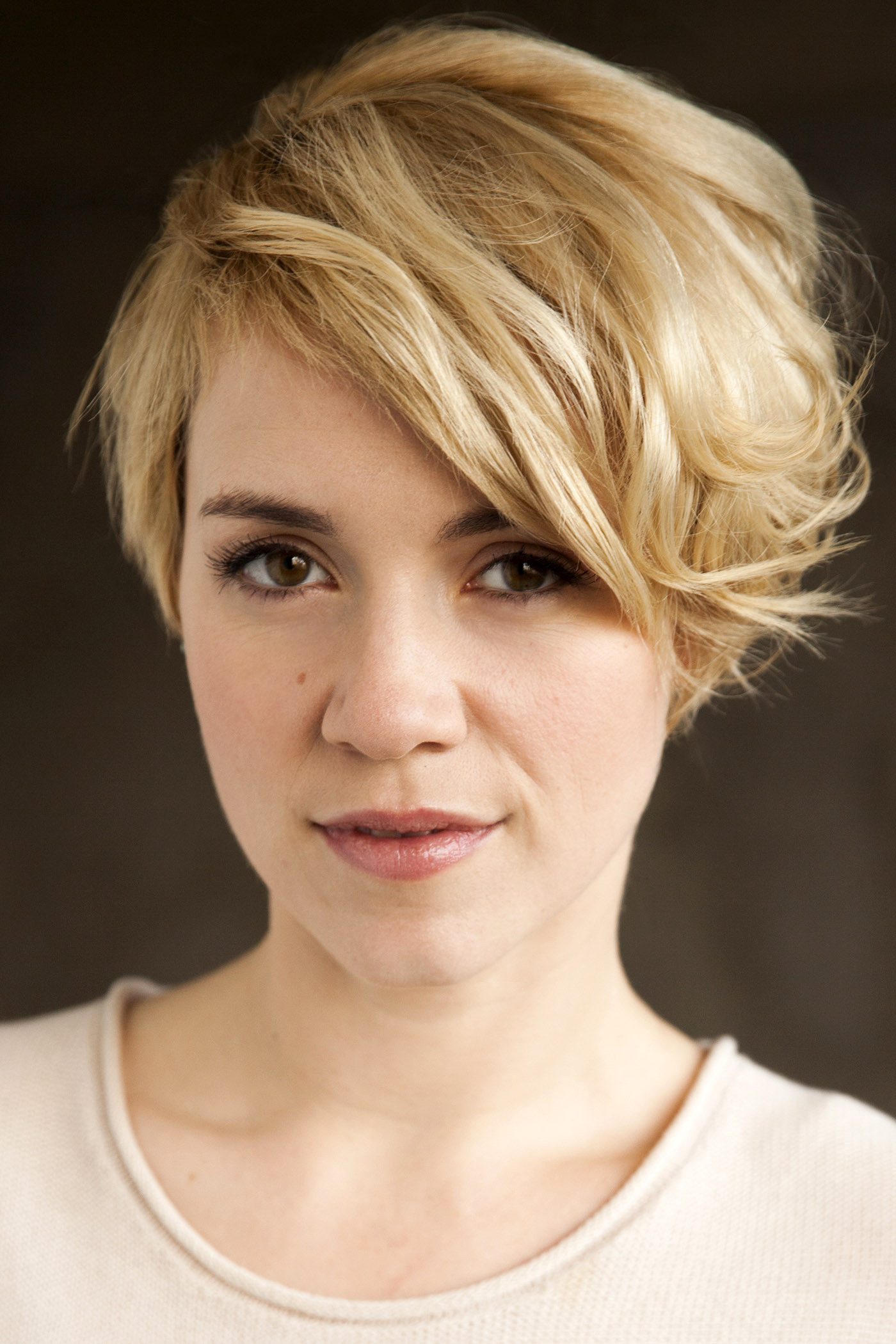 Alice Wetterlund as D'Arcy Bloom in Resident Alien