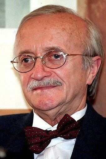 Jan Tadeusz Stanisławski as Profesor / Piekarz in Zezem