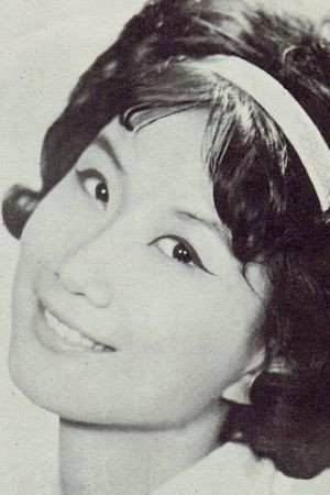 Hilda Chow Hsuen as Wei-Ling in The Arch