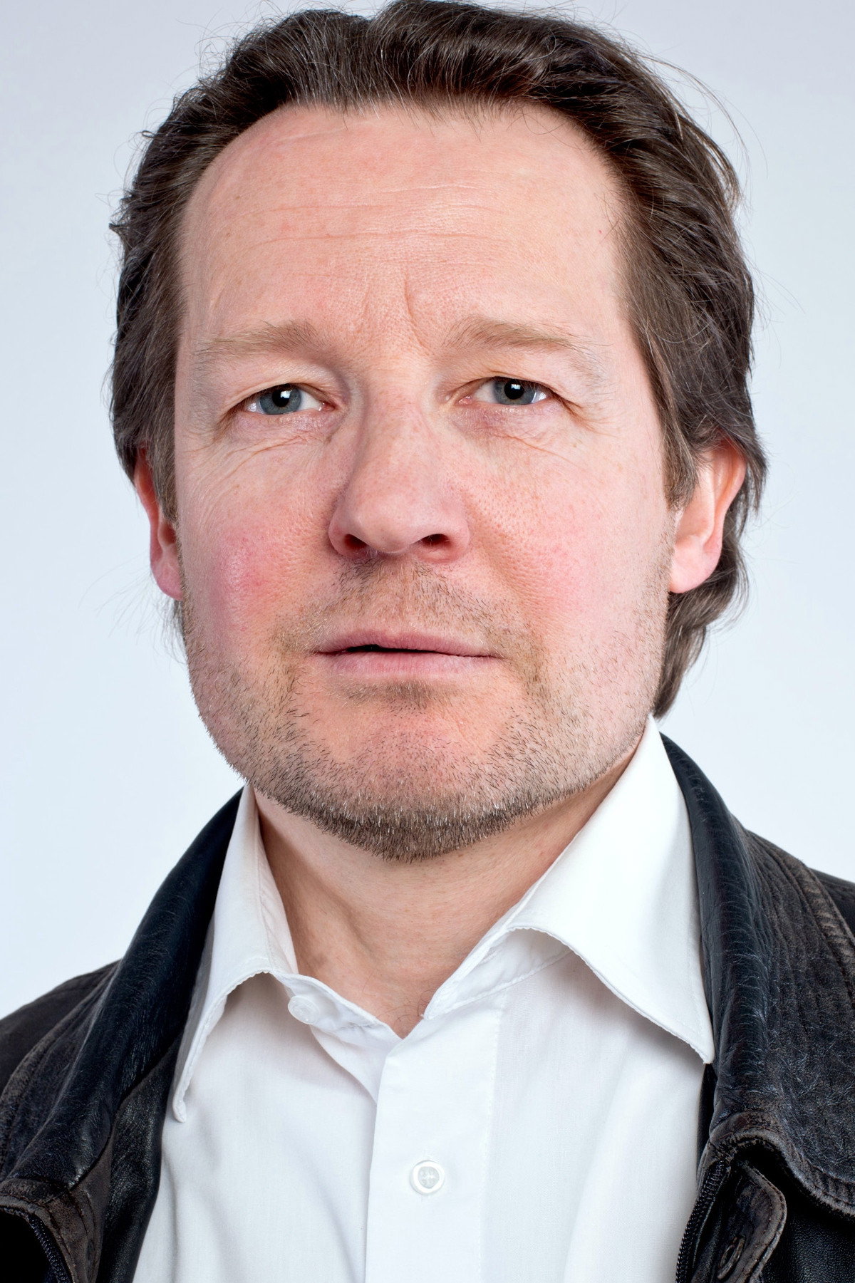 Eddy Frogeais as Thierry (voisin de Marthe) in Le Signal 149 kHz