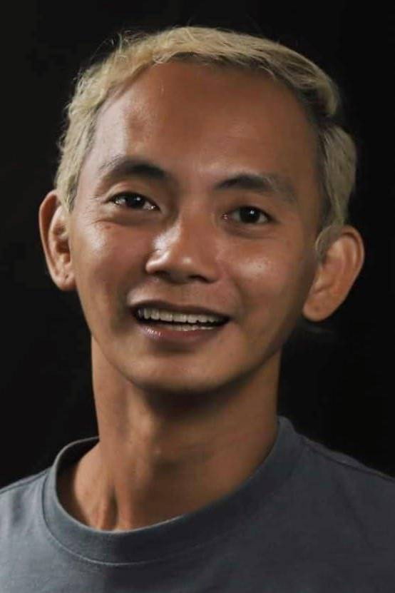 Mark Grabador as Bong in Backrider