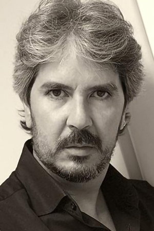 Miguel Angel Cortés as Guitare in Canta Gitano