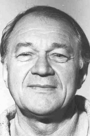 Antoni Jurasz as Czepielski in Cierpkie głogi