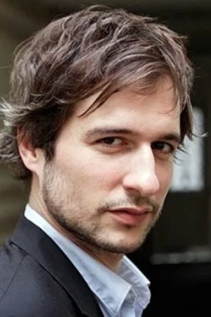 Renan Carteaux as Renaud in The Easy Way