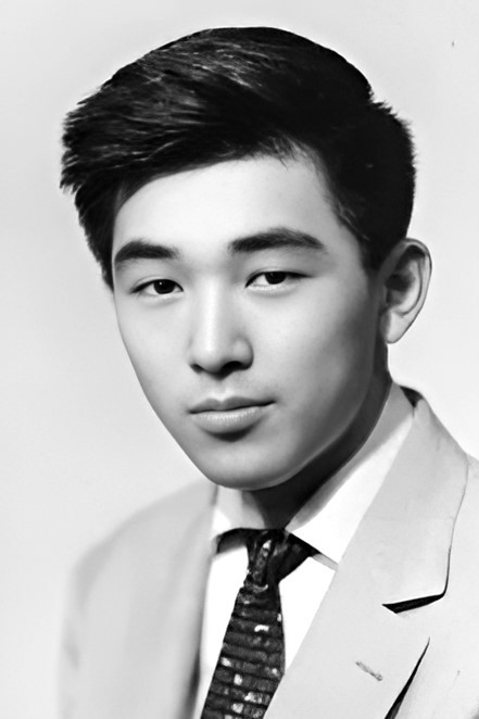 小坂一也 as Suzuki in Lost Paradise
