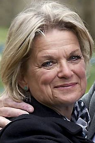 Pia Jondal as Rigmor Jørgensen, værtinde in På rigmor