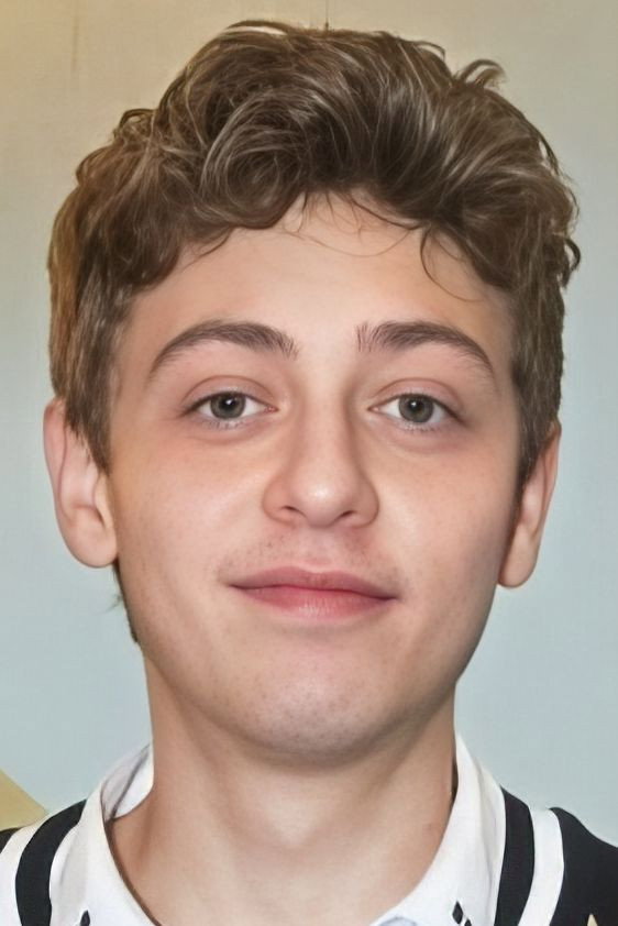 Emilio Beltrán Ulrich as Rodrigo in Daughter from Another Mother