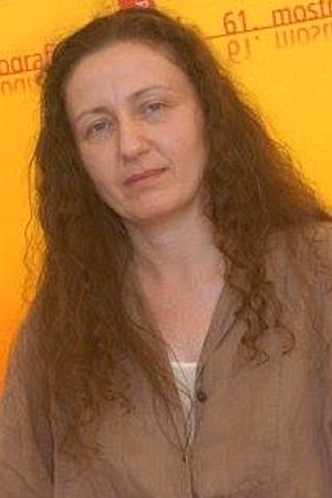 Vincenza Modica as L'insonne in Razor
