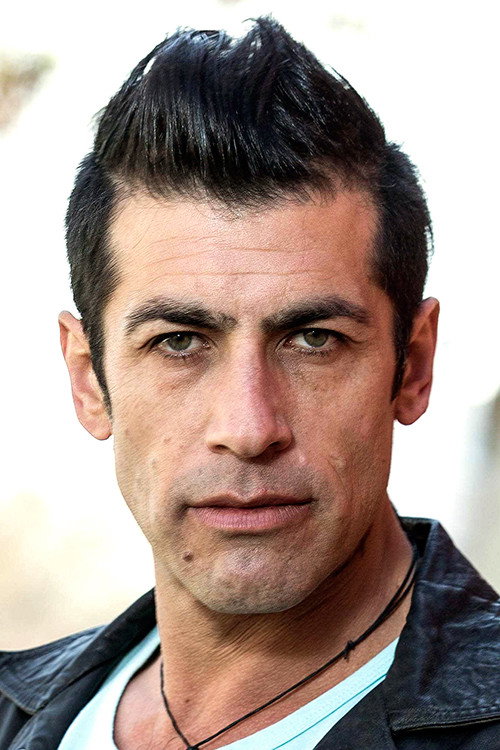 Luis Uribe as Ángel in Ellas, inocentes o culpables