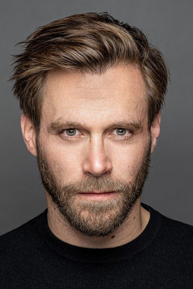 Ken Duken as Mark Tempel in Tempel