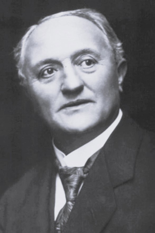 Wilhelm Diegelmann as Willard in Hello Caesar!