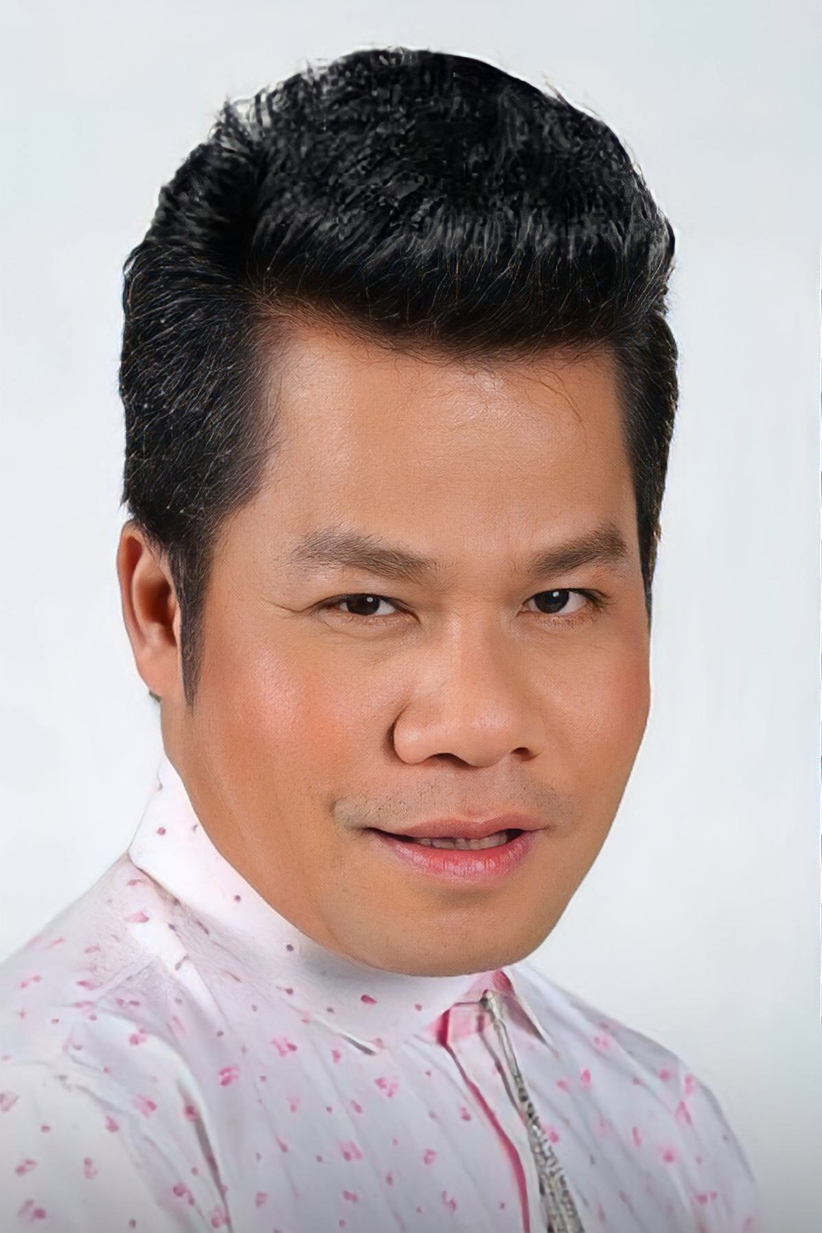 Yingyong Yodbuangam as Artit in The Bodyguard