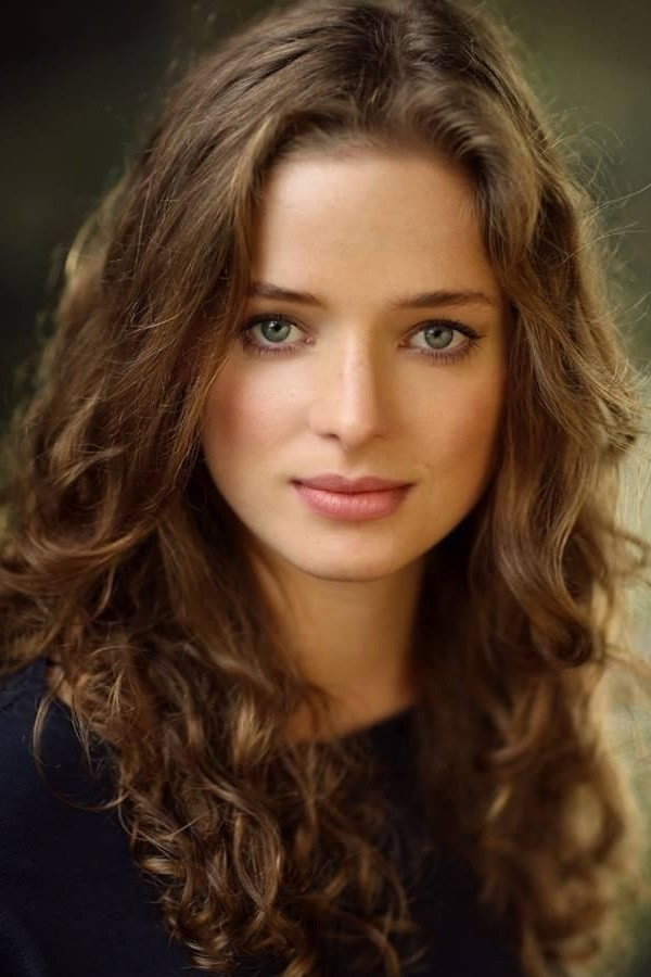 Erika Kaar as Olga in Shiva'ya Yemin Ederim / Shivaay