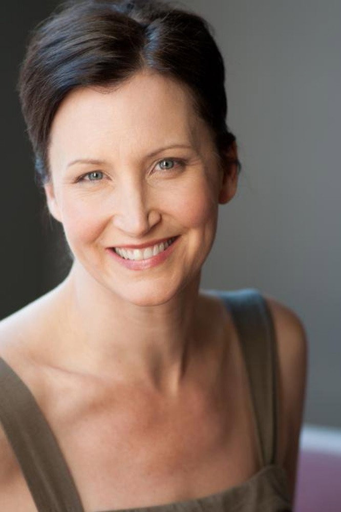 Kathleen Duborg as Ellen Pinski in Cold Creek Manor