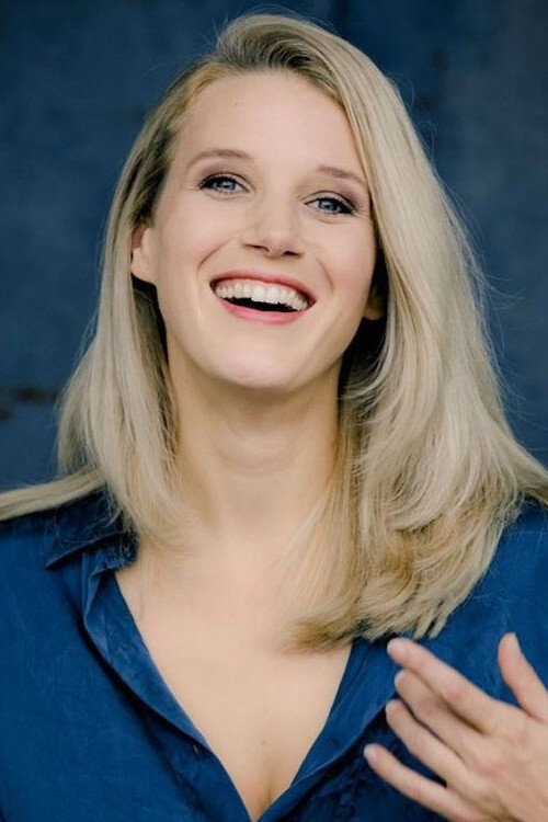 Eva-Maria Grein von Friedl as Sophie Schäfer in Männer! Alles auf Anfang