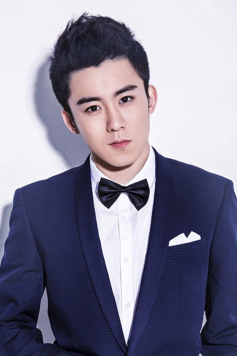 Hu Hao Bo as Ji Xiao in Only Beautiful