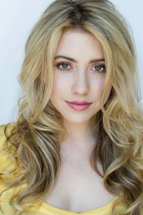 Elizabeth Nicole Abrams as Jess in Cornered!
