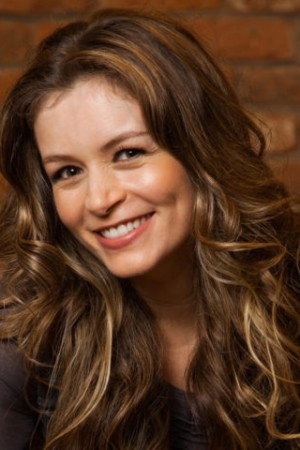 Bianca Castanho as Armanda Ponte in Promessas de Amor