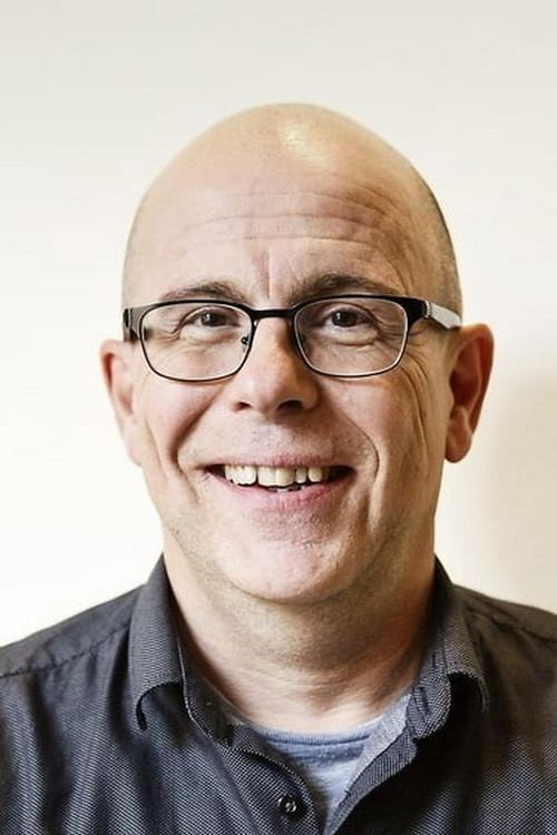 Timo Kahilainen as Simo Suikkanen in Lihaksia ja luoteja