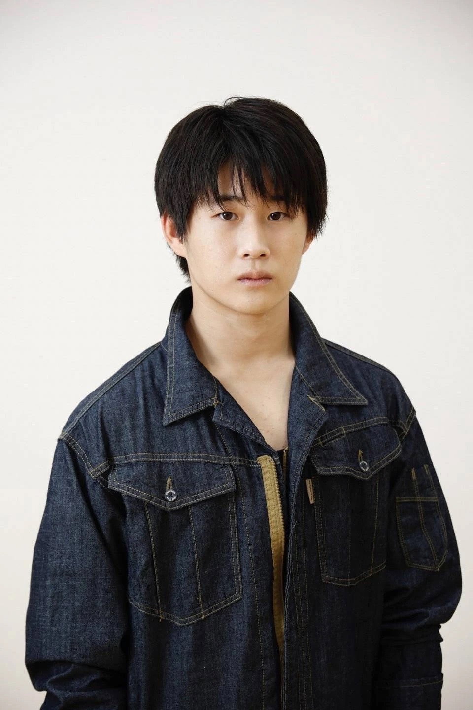 Shinta Takaiwa as Riki / King Ranger in Ohsama Sentai King-Ohger IN SPACE
