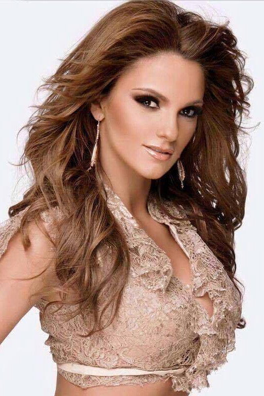 Mariana Seoane as Bárbara Fernandez Martinez "Baby" in Mi Pequeña Traviesa