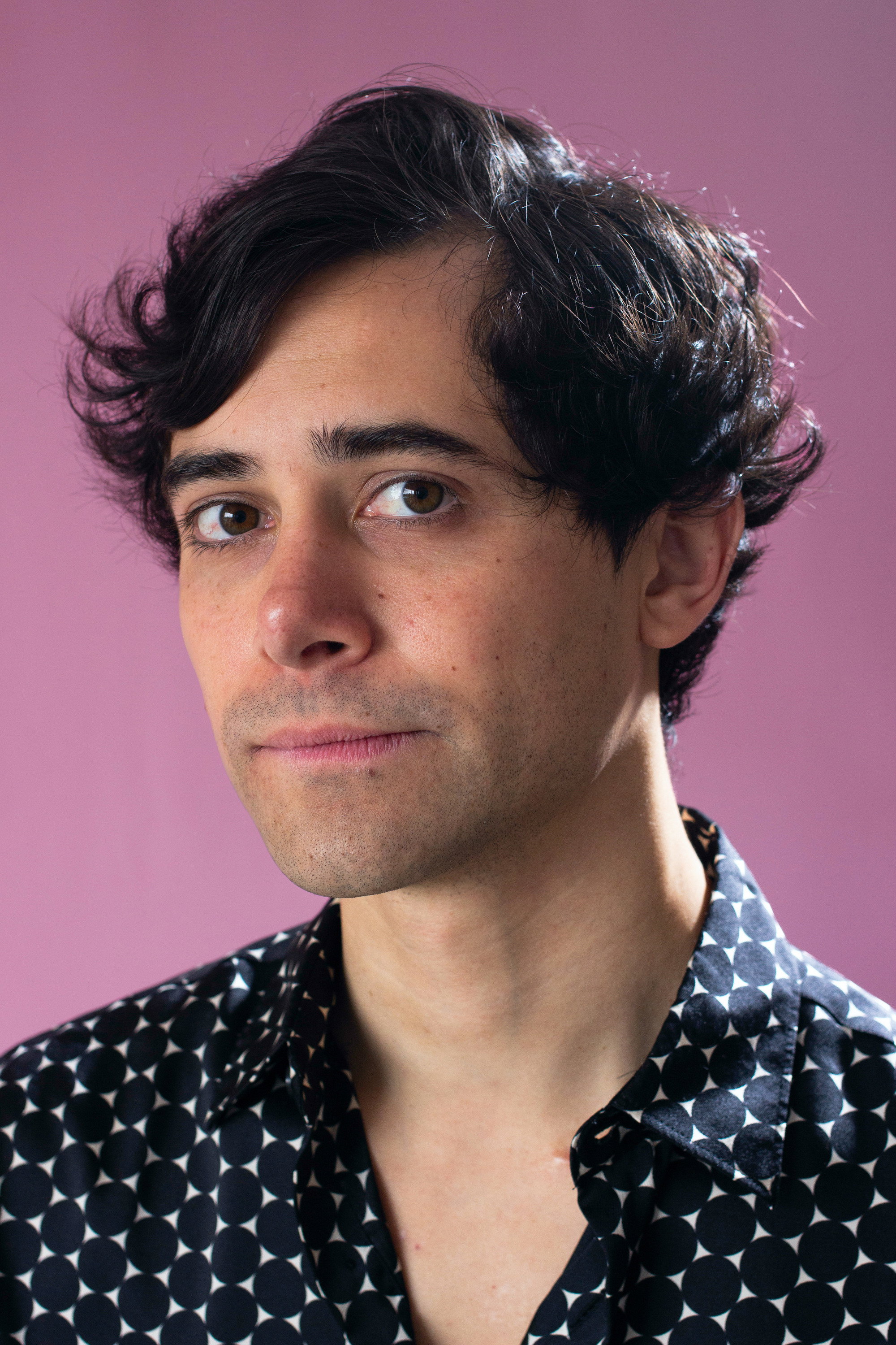 Miguel Gastelum as Poncho in Men·Frag·Tos