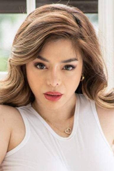 Jem Milton as Jona in Maryang Palad